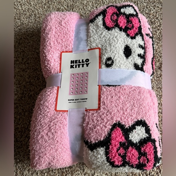 Hello Kitty Pink and White Super Soft Throw - Picture 3 of 10